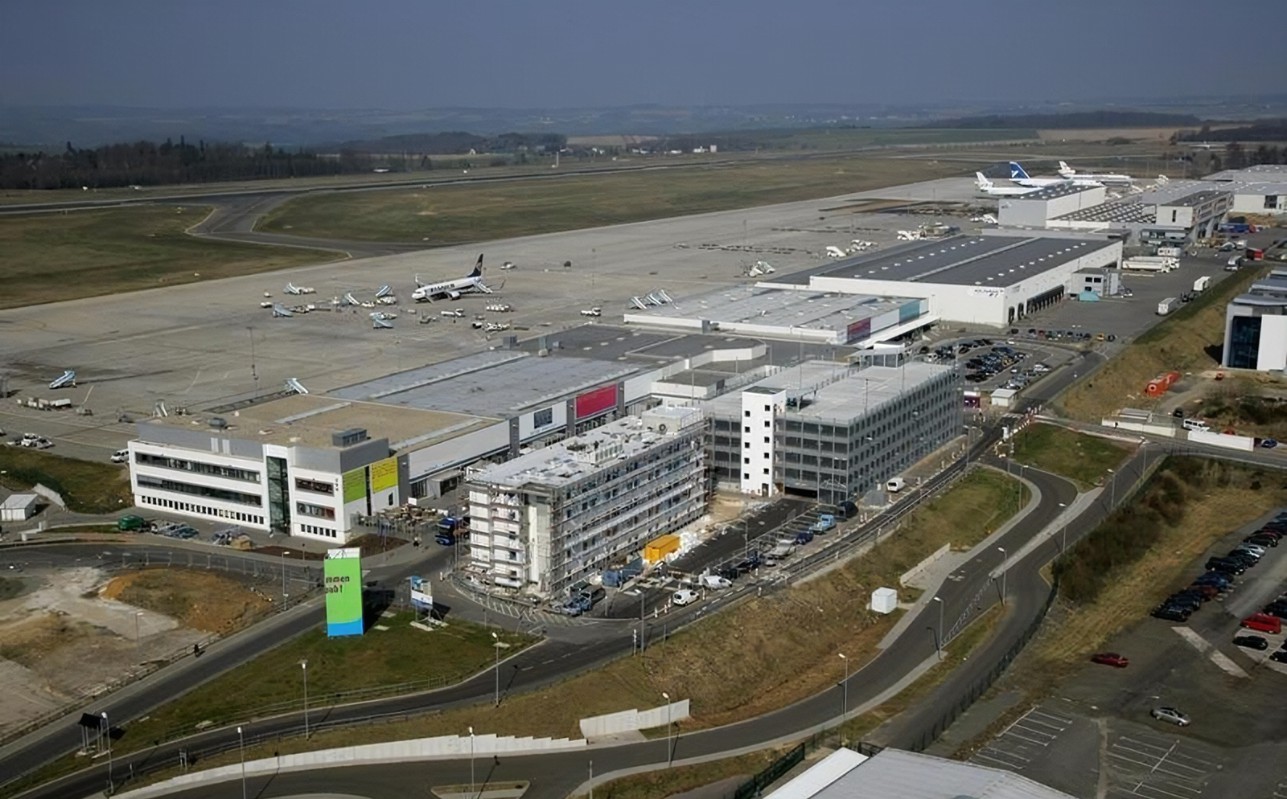 Airport Frankfurt Hahn Airport — exterior view