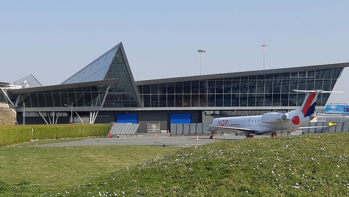 Airport Lille Lesquin Airport — exterior view