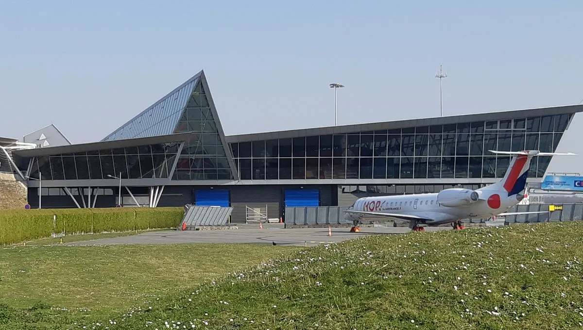 Airport Lille Lesquin Airport — exterior view